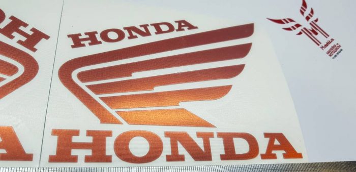 Наклейка Крылья Honda красный хром